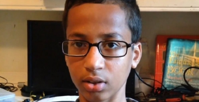 Obama: Ahmed Muhammed, İslamofobik olduğumuzu gösterdi