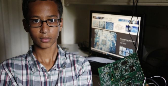 Ahmed Muhammed'e Obama ve Zuckerberg'den davet