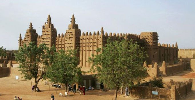 Mali'de üç ayrı bölgede eş zamanlı saldırı düzenlendi