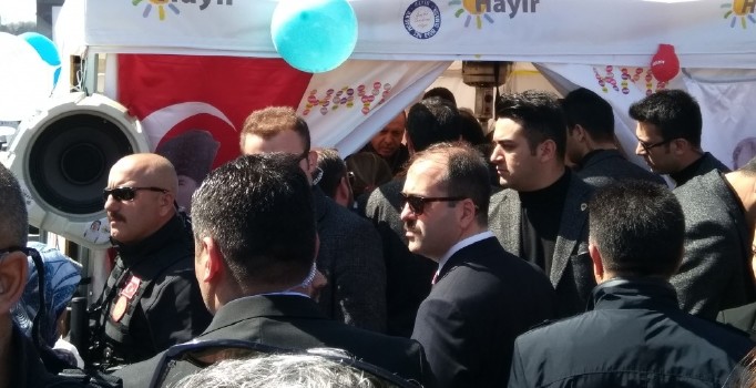 Cumhurbaşkanı Erdoğan'dan CHP'nin 'hayır' çadırına sürpriz ziyaret
