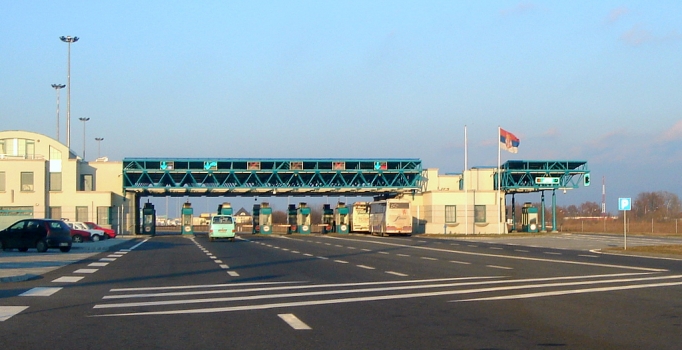 Sırbistan-Macaristan sınırı 30 günlüğüne kapatıldı