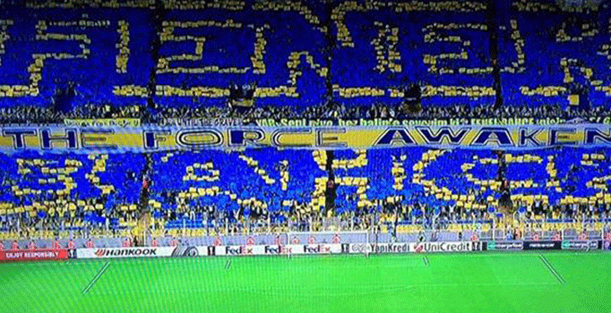Fenerbahçe taraftarından
Molde maçında "Güç 
uyanıyor" koreografisi