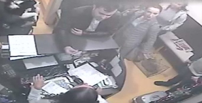 Emre Aşık'ın eşi Yağmur Aşık, veterinerde kavga etti