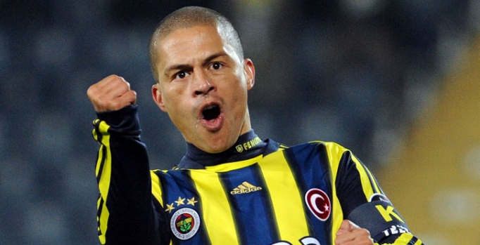 Alex de Souza: Van Persie yuhlanmaya alışmalı