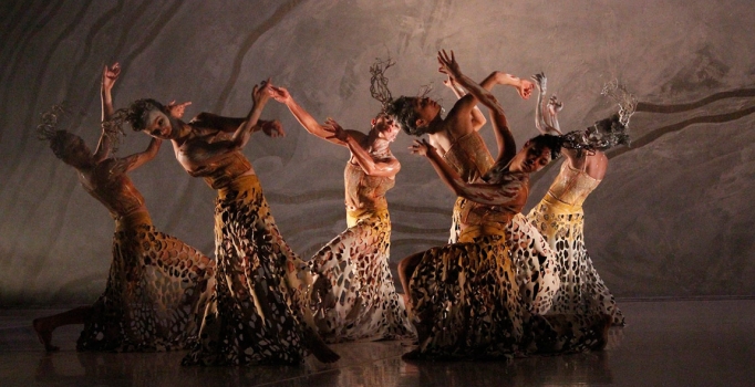 Bangarra Dans Tiyatrosu ‘Spirit’ gösterisiyle büyüledi