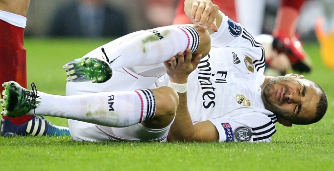 Real Madrid'e Bale'den sonra Benzema şoku