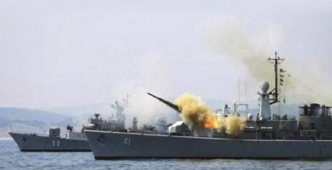 Karadeniz'de devriye gezen gemiler için Rusya'dan sert açıklama