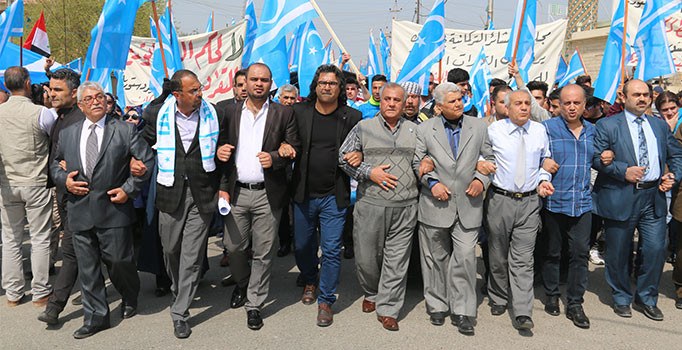 Kerkük’te Türkmenlerden 'bayrak' protestosu