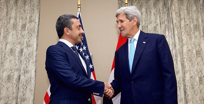 John Kerry, Londra'da 'Rus askerlerini' görüşüyor