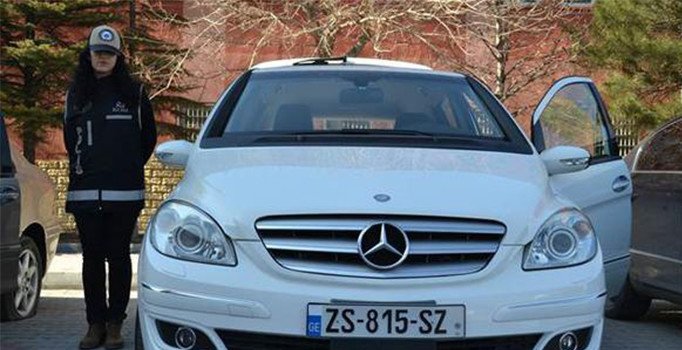 Yurt dışından kaçak araç sokan çete yakalandı