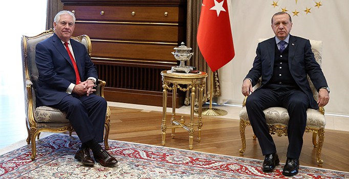 Erdoğan'dan ABD Dışişleri Bakanı Tillerson'a PYD mesajı: Meşru müttefiklerle çalışılmalı