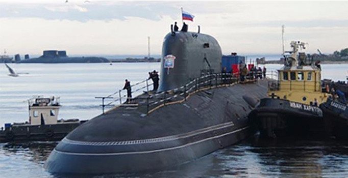 Rusya'nın yeni nesil nükleer denizaltısı suya indirildi