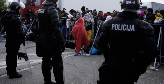 Hırvatistan da göçmenleri kovmaya başladı!