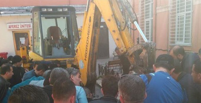 Çapa Tıp Fakültesi'nde göçük | Son dakika haberleri