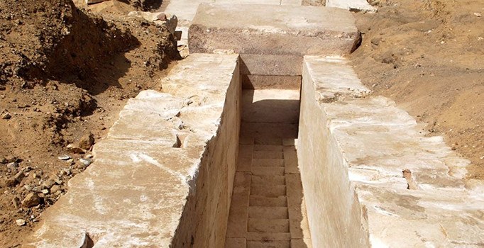 Mısır’da 3 bin 700 yıllık piramit kalıntıları keşfedildi