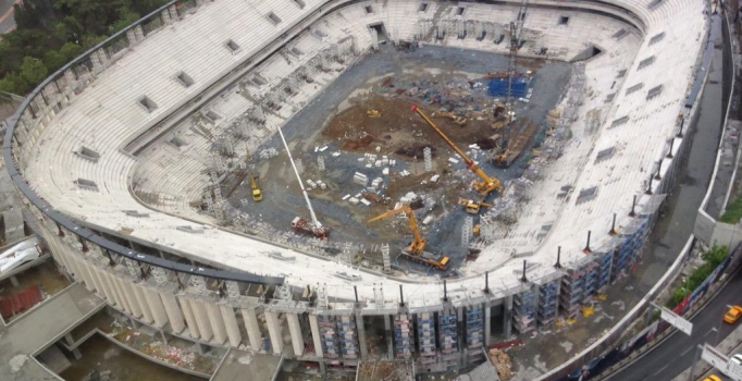 Beşiktaş'ın Vodafone Arena Stadyumu'nın inşaatı seneye kaldı