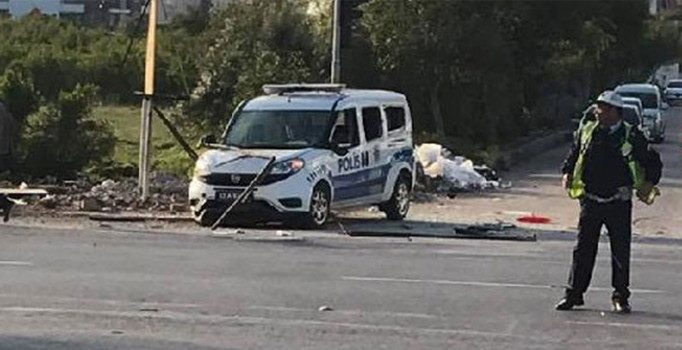 Mersin'de polis aracına bombalı saldırı | Son dakika haberleri