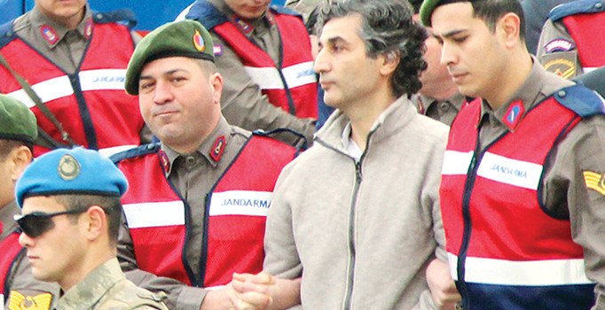 Komutanları rehin alıp Marmaris’e suikasta koştu