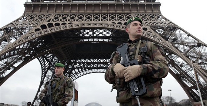 Paris’te terör alarmı