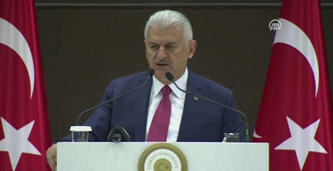 Başbakan: FETÖ'cü alçakların arkasında durmayı bırak