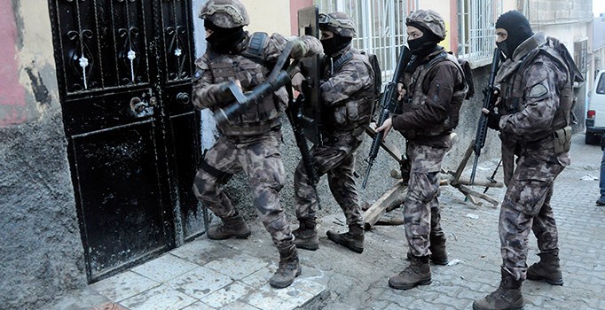 Bitlis'te terör operasyonu: 4 şüpheliden 2'si tutuklandı