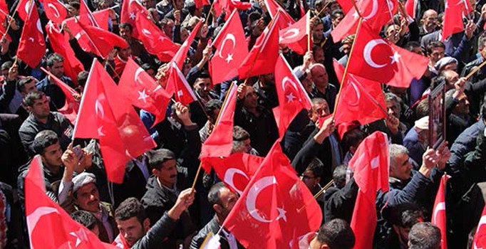 Şemdinli'de teröre lanet yürüyüşü düzenlendi