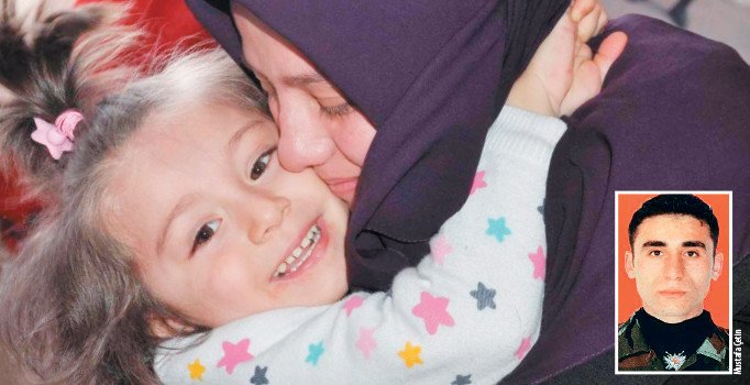Şehit polis Mustafa Çetin’in 4 yaşındaki kızı Fatma Sena, hala babasının yolunu gözlüyor