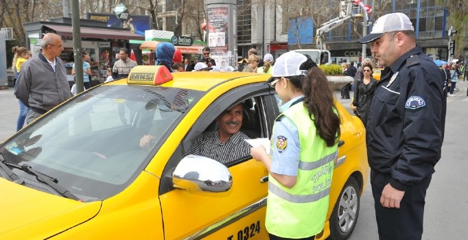 Ankara'da çocuk trafik polislerinden trafik denetimi