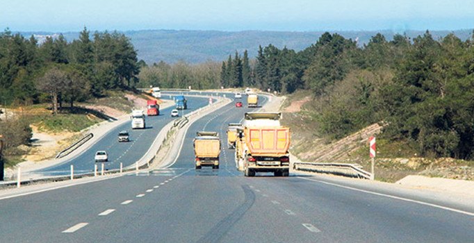 5 Nisan 2017 gazete manşetleri | Milliyet: Hafriyat rallisi: saatte 120 km | Karar, AMK, Hürriyet...