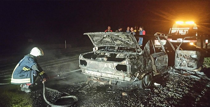 Antalya'da yanan araçtan sürücü son anda kurtuldu | Antalya haberleri