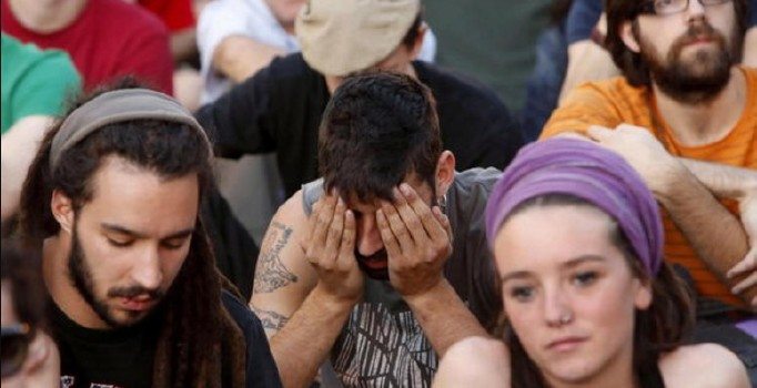 Gençlik araştırmasından çarpıcı sonuç: Avrupa’da din ve siyasete güven kalmadı