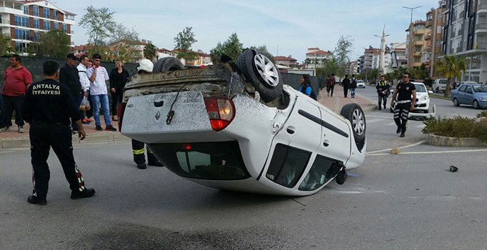 Manavgat'ta trafik kazası: 2 yaralı | Antalya haberleri
