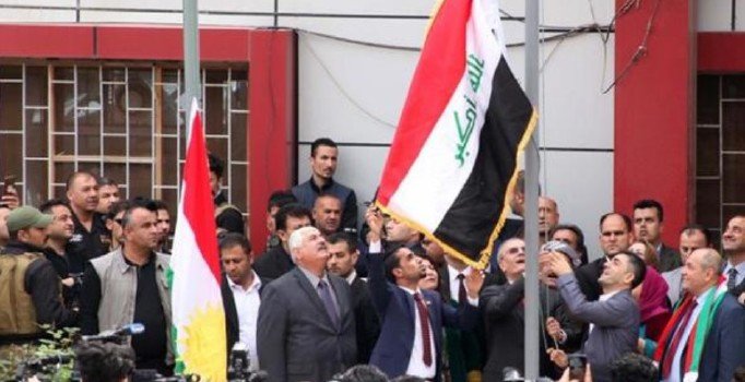 Barzani: Bayrak kesinlikle indirilmeyecek