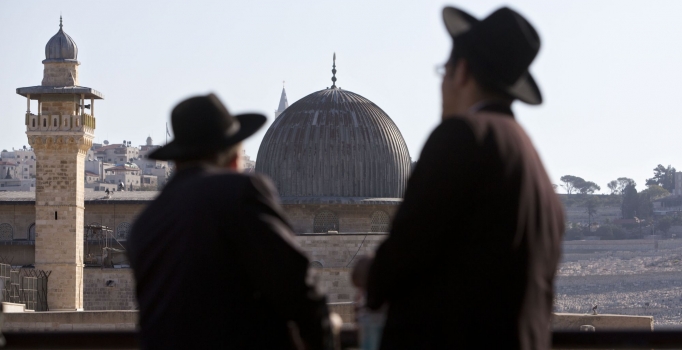 Mescid-i Aksa terörü sürüyor: İşgaciler Aksa'da, Müslümanlar dışarıda!