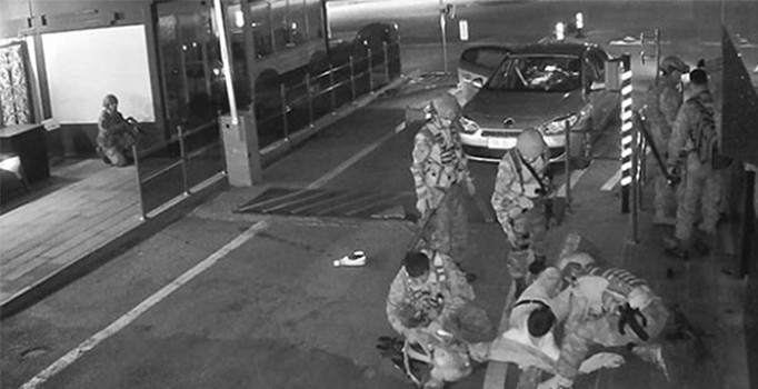 FETÖ davasında sanıklarla izleyiciler arasında gerginlik