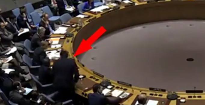 BMGK'da ilginç anlar: Rus temsilci koşarak çıktı