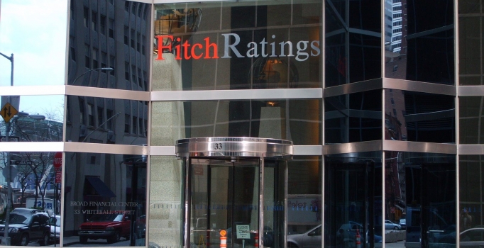 Fitch'te ibre "yatırım yapılabilir" seviyenin korunması yönünde