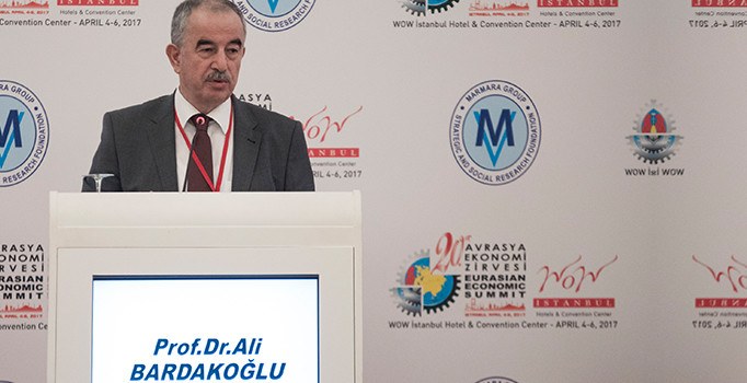 Bardakoğlu: Sorunları dinle çözmek kavgaya dini alet etmektir