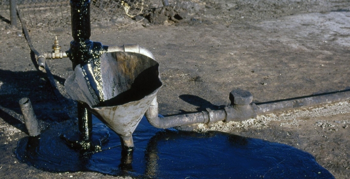 PYD, Irak üzerinden 
petrol satıyor