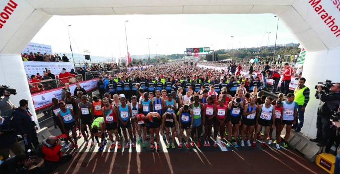 Tarihi İstanbul Yarı Maratonu başladı
