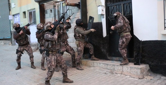 DAEŞ’li terörist iş yerine yapılan baskında yakalandı | Aydın haberleri