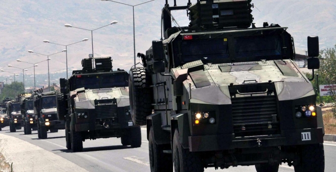 Şırnak Cizre'ye 200 araçlık askeri sevkiyat