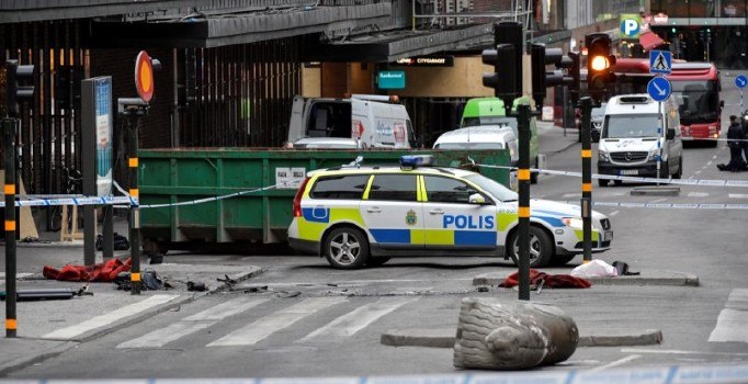 Stockholm’deki kamyonlu terör saldırısında 1 tutuklama,1 gözaltı