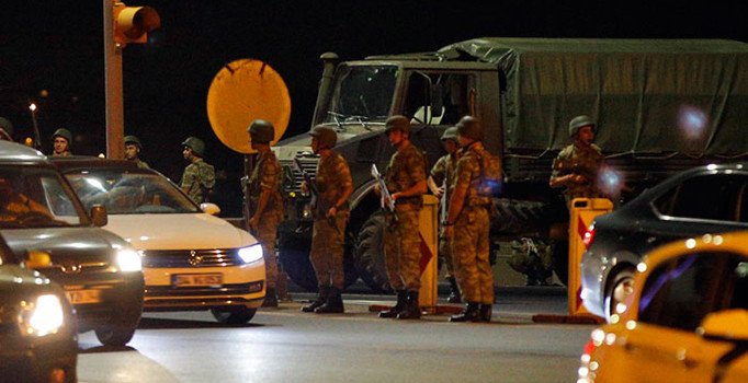 Cunta komutanları öldürmeye çalışmış