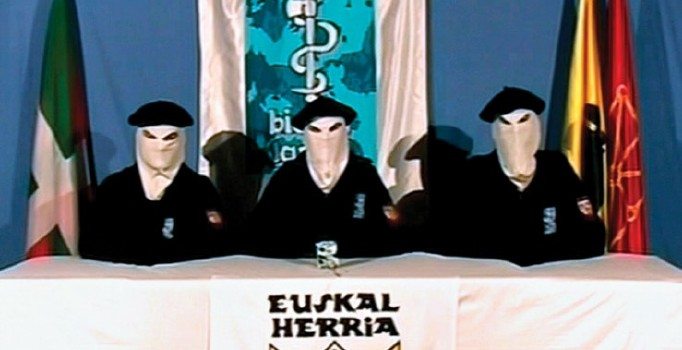 ETA militan grubu, mühimmatlarını Fransa’ya teslim etti
