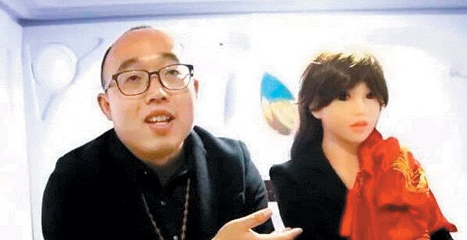 Kendi eşini kendi yaptı