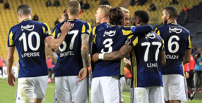 Fenerbahçe, kendi sahasında Akhisar Belediyespor'u 3-1 yendi