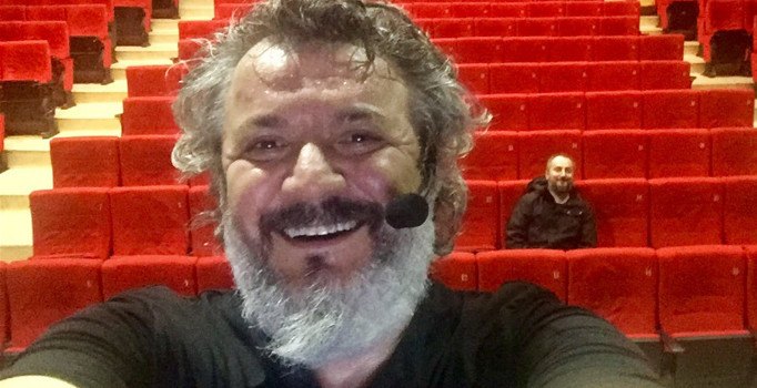 Tek kişilik gösterisine tek kişi geldi, sosyal medyada olay oldu