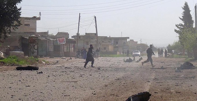 Suriye'de İdlib'e yönelik bombardıman sürüyor