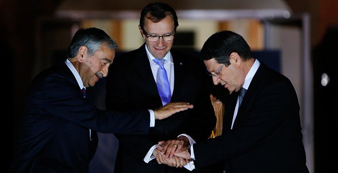Kıbrıs müzakereleri 2 ay aradan sonra yeniden başladı
